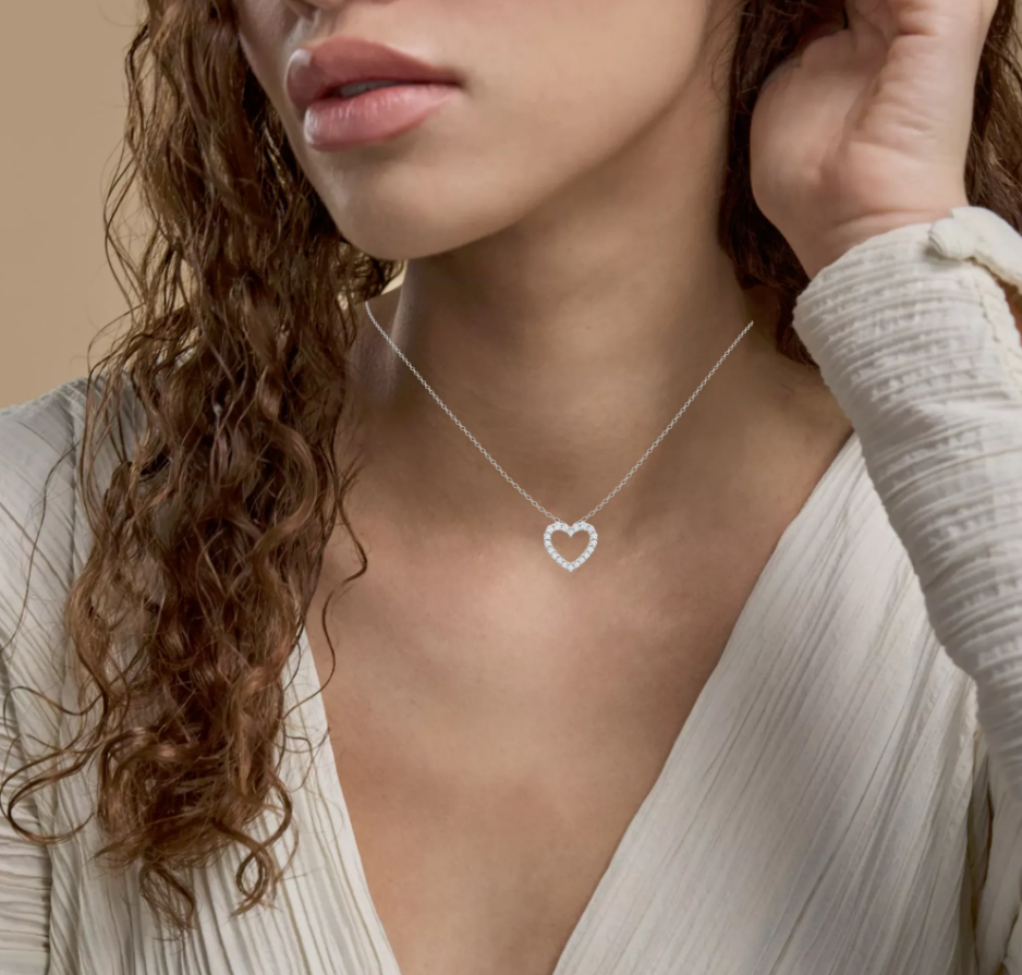 The Flawless Devotion Pendant - Brilliant-Cut Diamonds in Mirror-Finish Silver