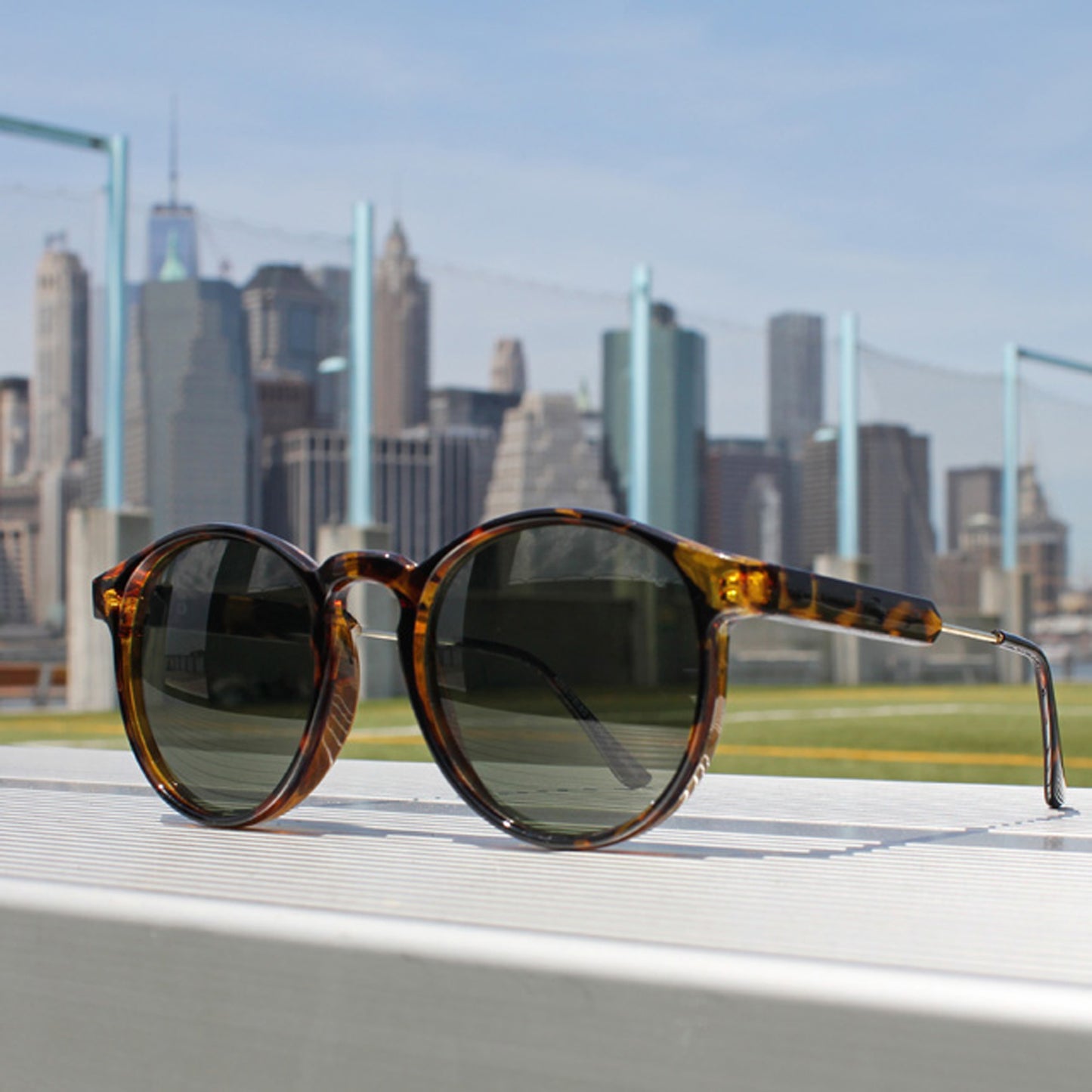 The Jase NY 'Connor' Everyday Frame - Classic Havana Tortoise with Smoke Lenses