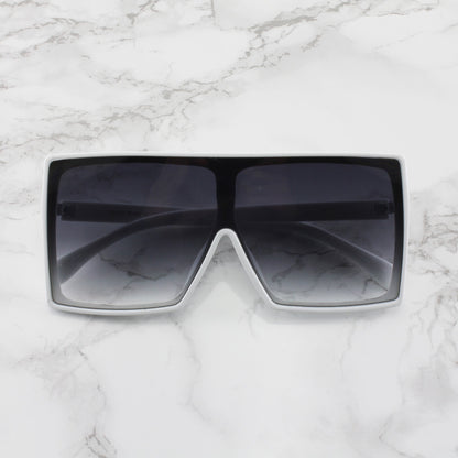 MQ Alva Sunglasses in White / Smoke